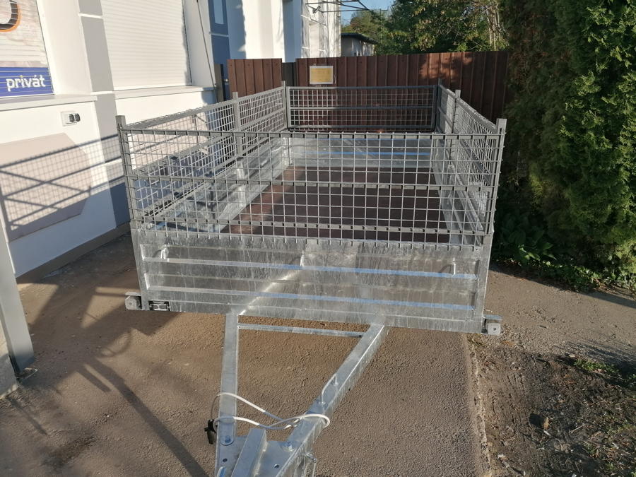 Magasított oldalfalas